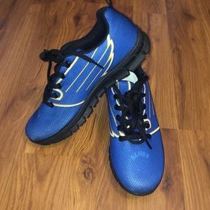 St.Louis Blues themed athletic shoes